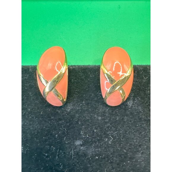 Vintage Gold-Tone Pink Enamel Clip-On Earrings With X Design - Picture 2 of 4